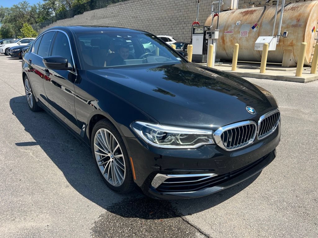 Used 2020 BMW 530i w/ Premium Package RWD image 3
