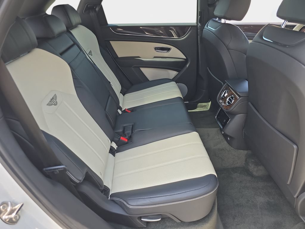 Used 2021 Bentley Bentayga AWD/4WD image 13