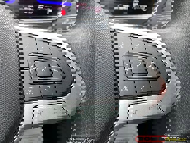 Used 2024 Volkswagen Tiguan SE image 17