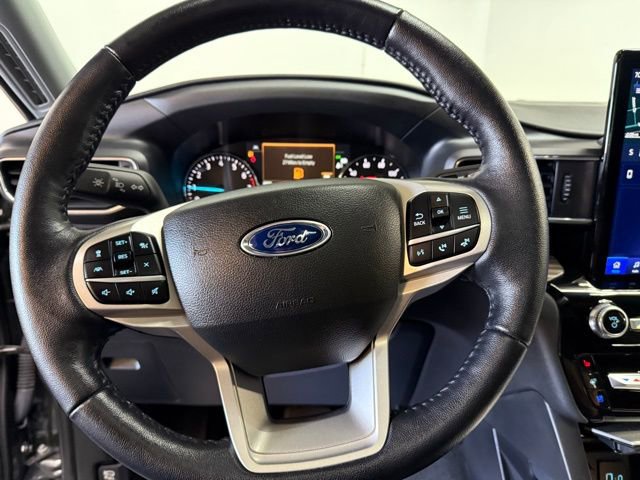 Used 2023 Ford Explorer Limited w/ Limited Technology Package image 28