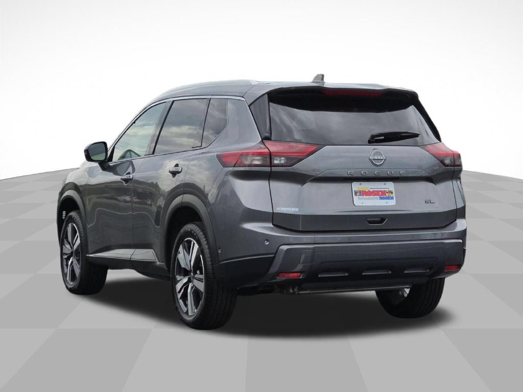 Used 2025 Nissan Rogue SL FWD image 5