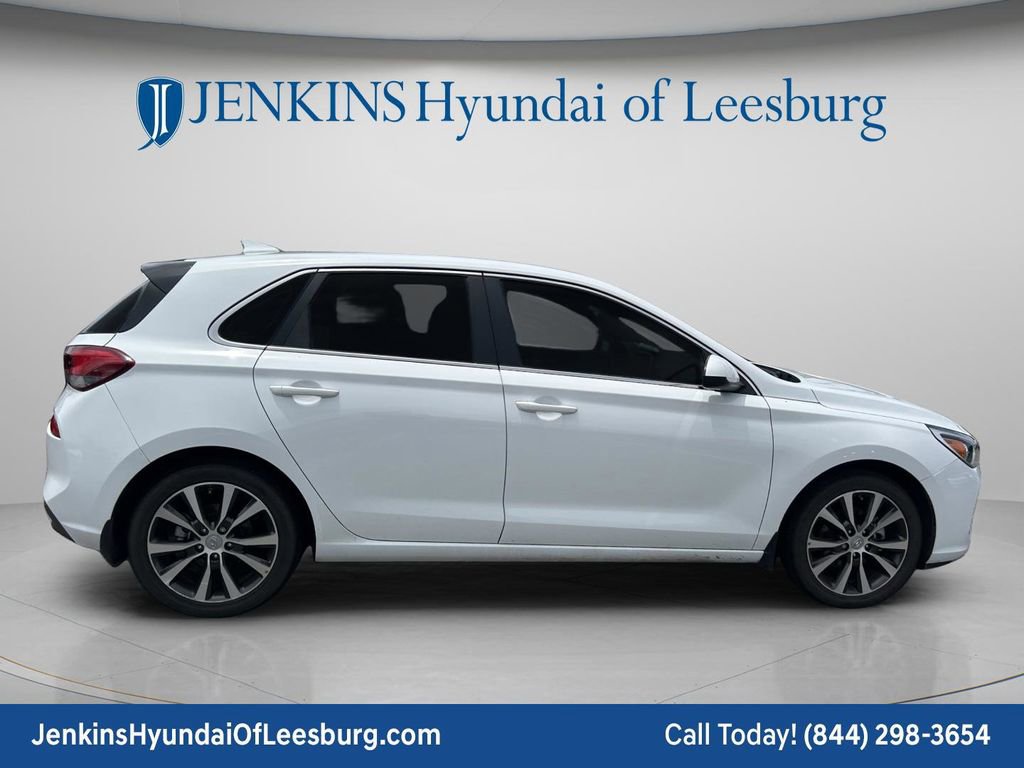 Used 2020 Hyundai Elantra GT FWD image 4