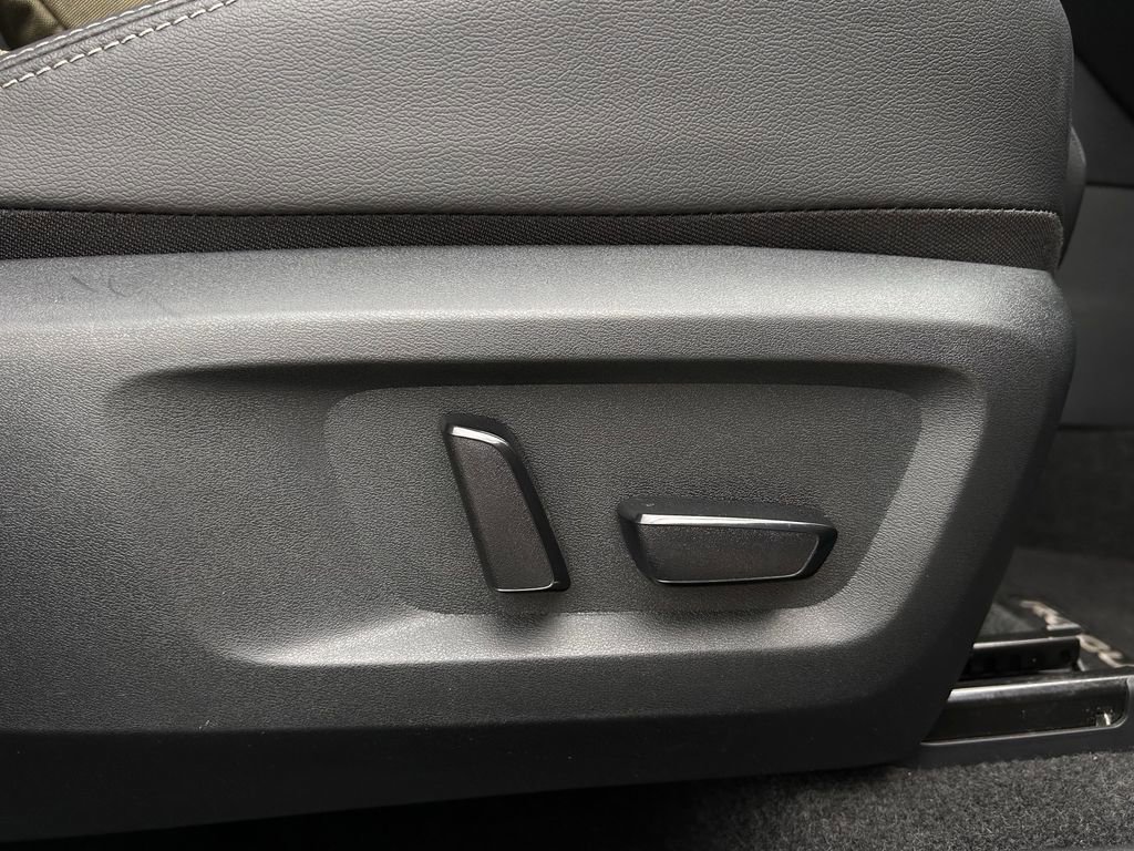 Used 2026 Nissan Rogue SL AWD/4WD image 29