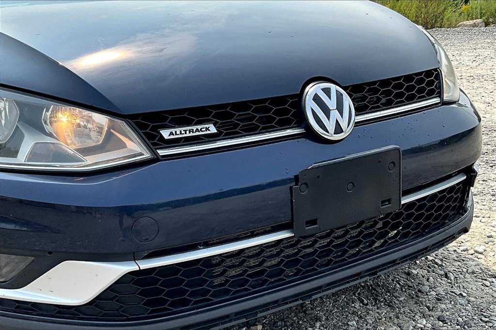 Used 2017 Volkswagen Golf Alltrack S image 24