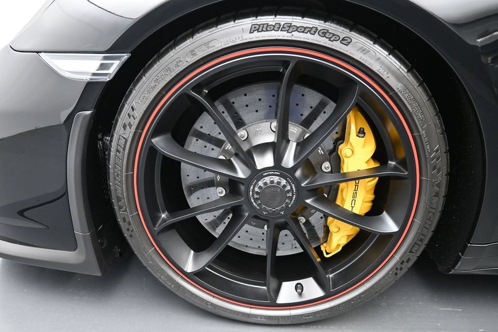Certified 2019 Porsche 911 Speedster RWD image 28