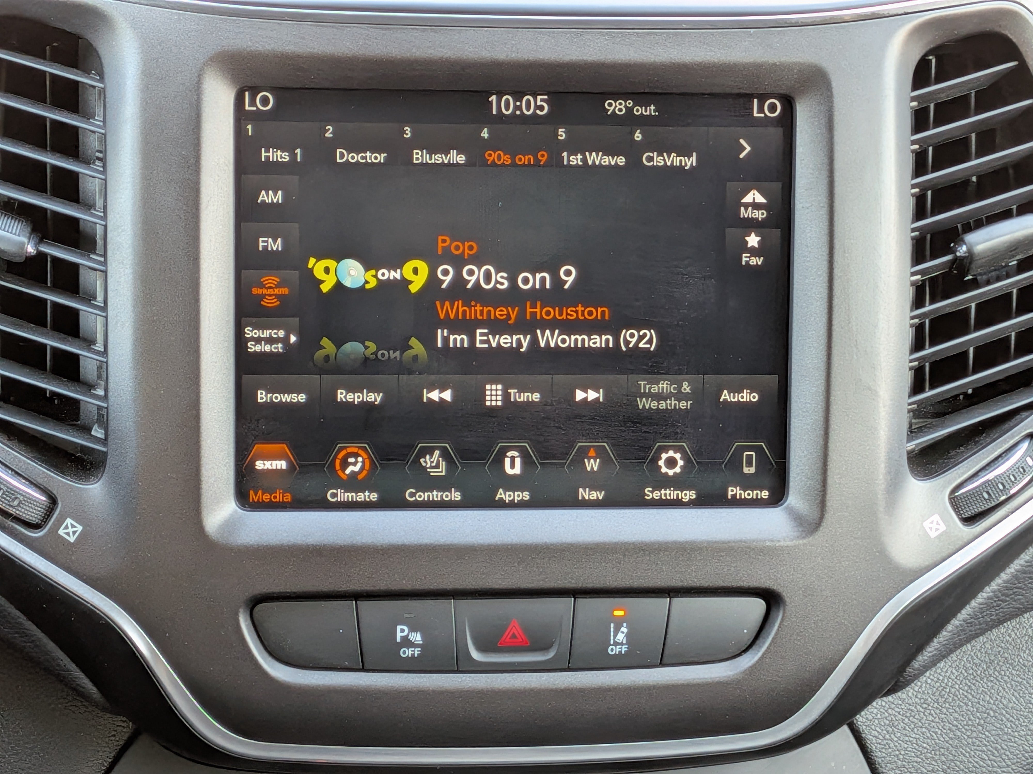 Used 2021 Jeep Cherokee Trailhawk w/ Sun, Sound & Nav Group AWD/4WD image 19