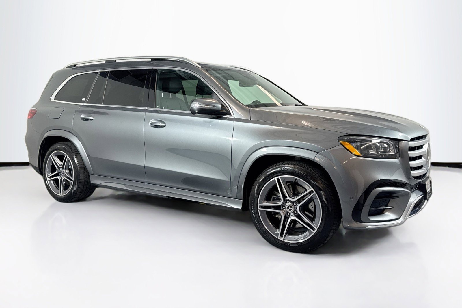 Certified 2025 Mercedes-Benz GLS 450 GLS 450 4MATIC SUV image 3