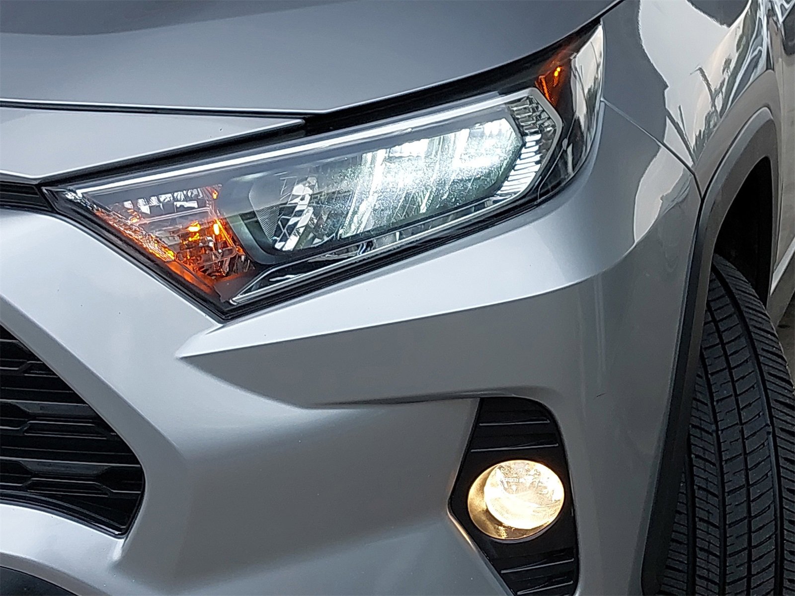 Used 2021 Toyota RAV4 XLE Premium image 31