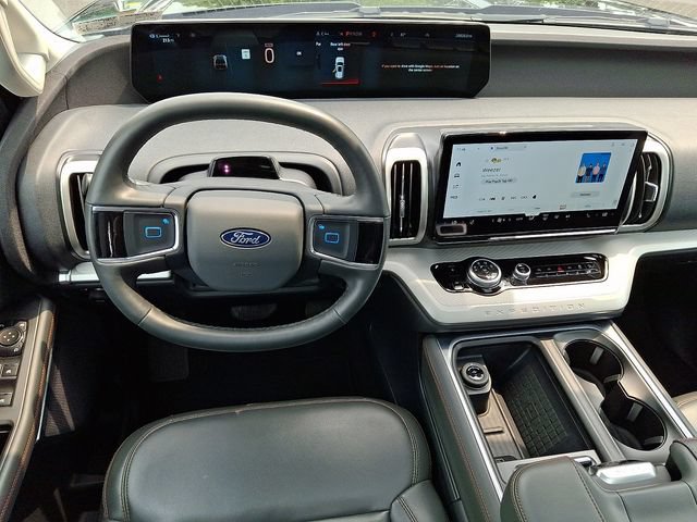 Certified 2025 Ford Expedition Active AWD/4WD image 14