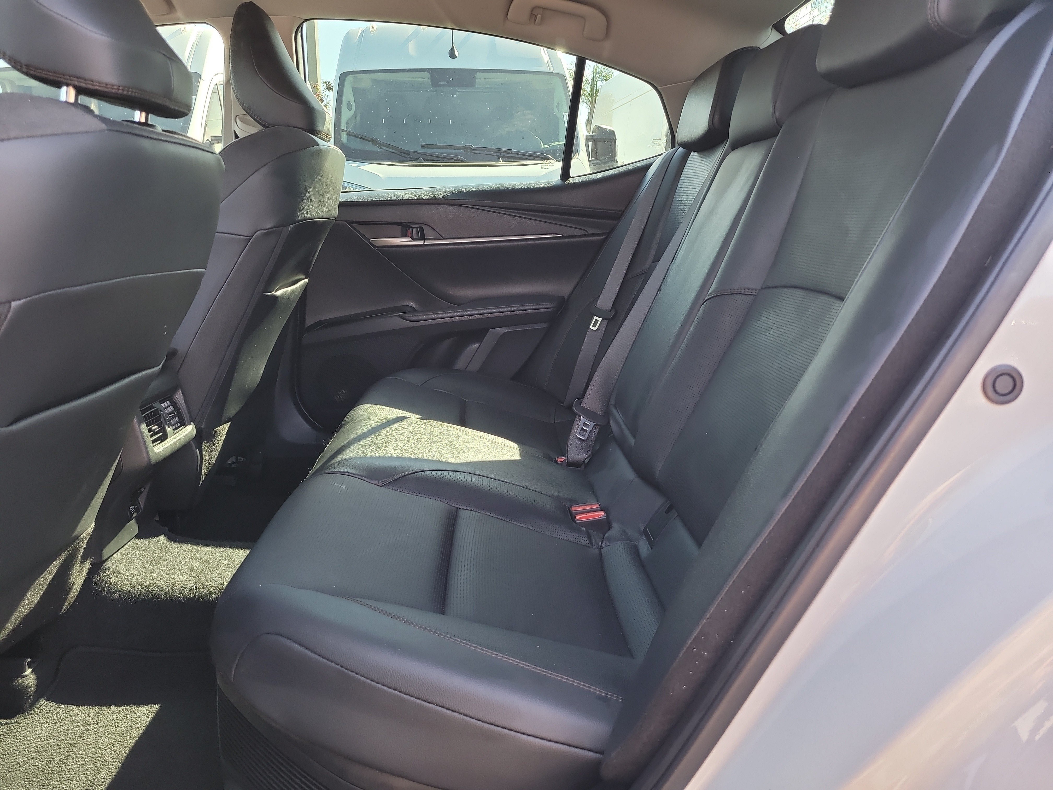 Used 2025 Toyota Camry XLE FWD image 11