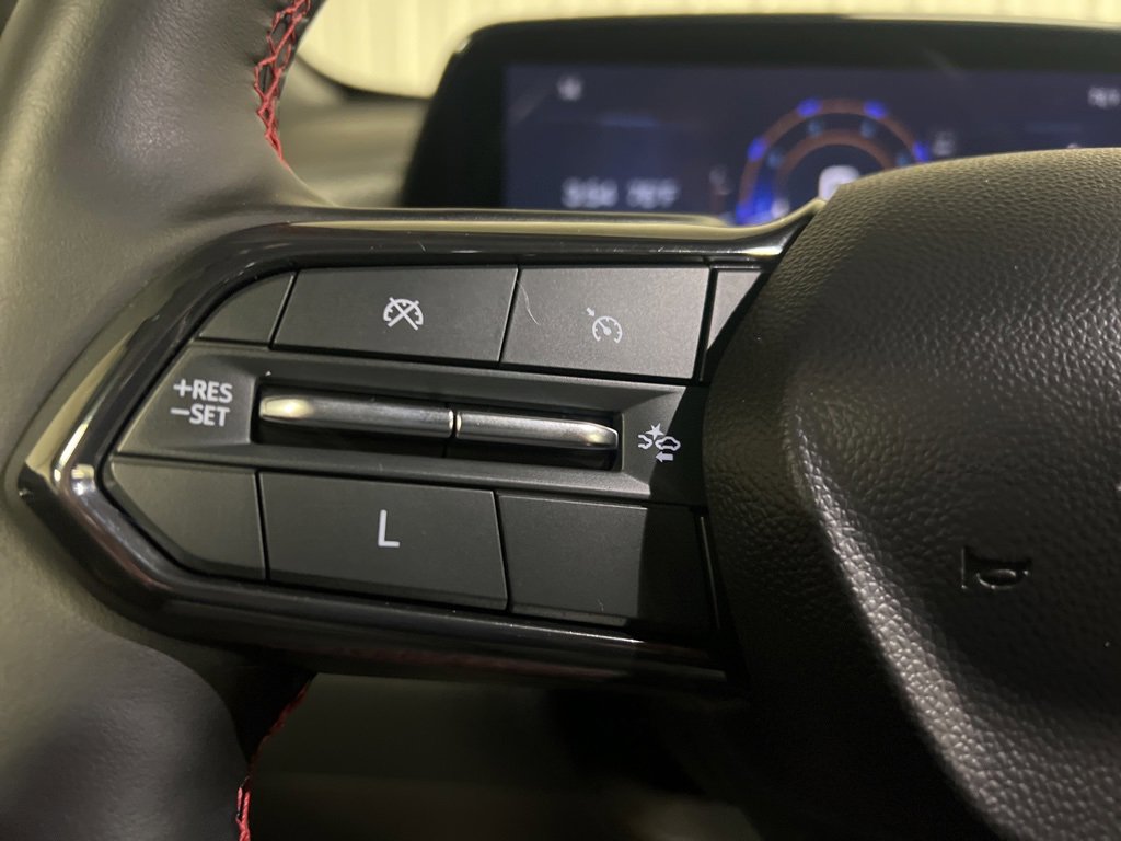 Certified 2025 Chevrolet Equinox RS w/ Safety and Technology Package image 15