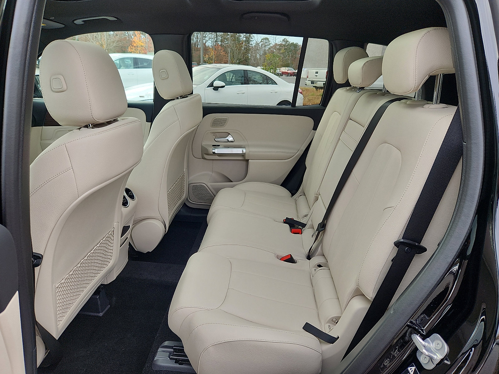 New 2026 Mercedes-Benz GLB 250 4MATIC image 6