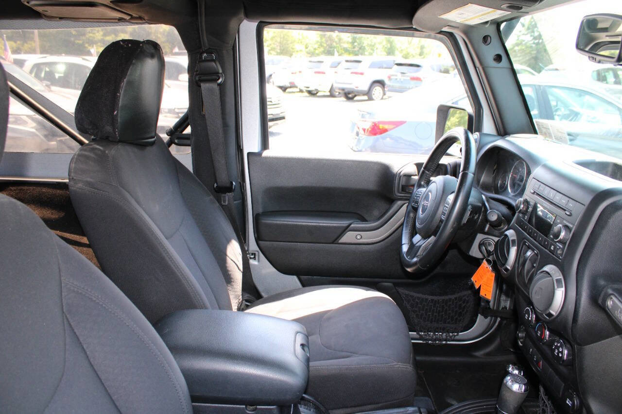 Used 2015 Jeep Wrangler Sport w/ Quick Order Package 24S AWD/4WD image 11