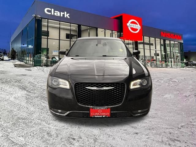 Used 2019 Chrysler 300 S image 2