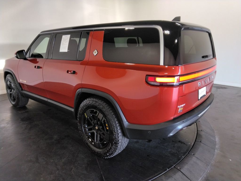 Used 2023 Rivian R1S Launch Edition image 9