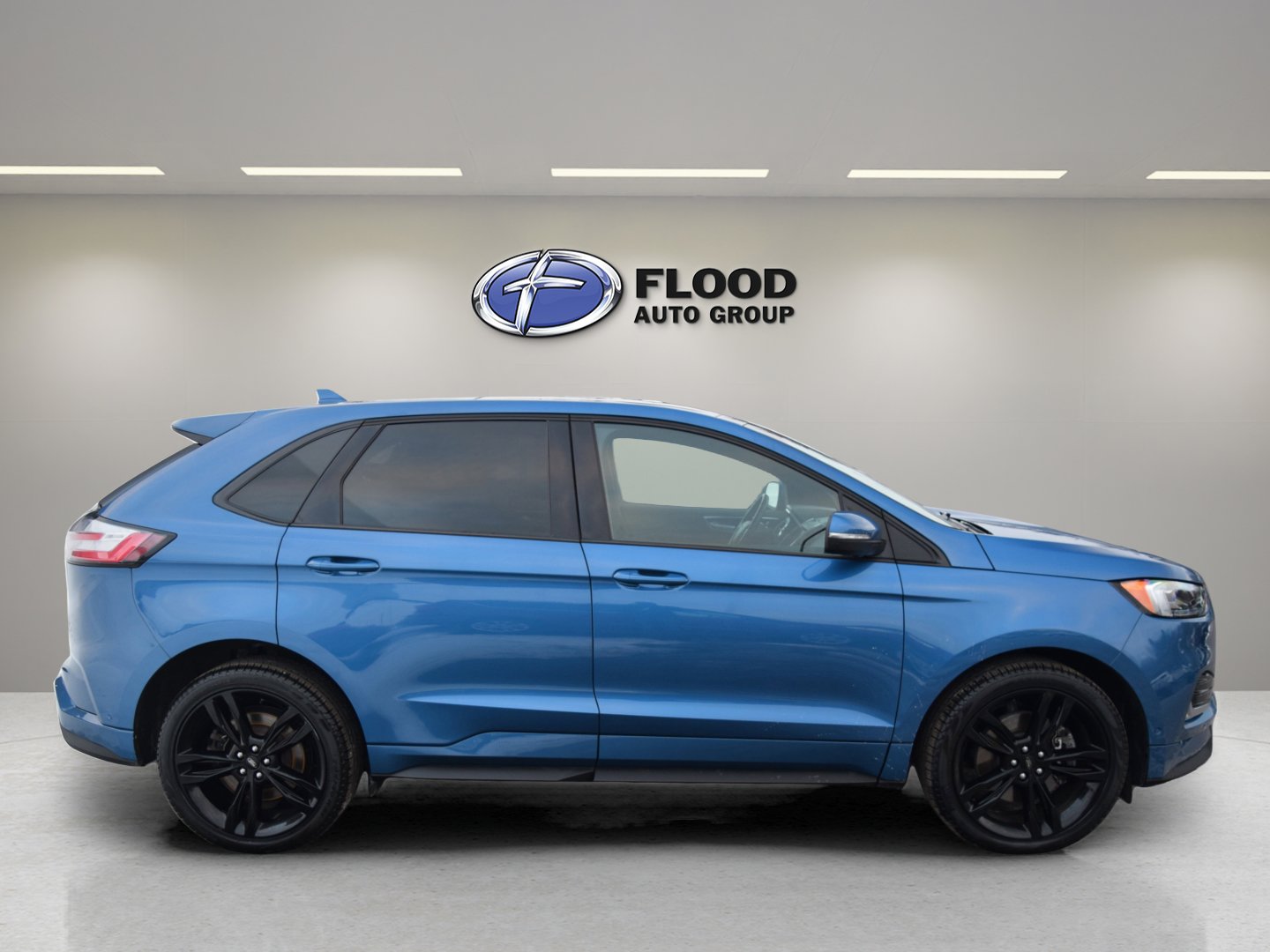 Certified 2019 Ford Edge ST w/ Equipment Group 401A image 3
