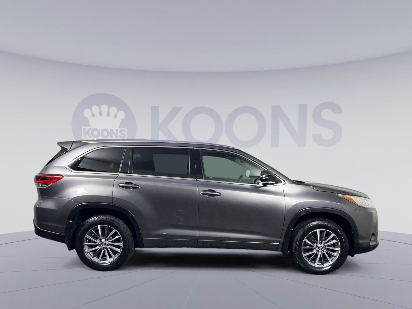 Used 2018 Toyota Highlander XLE image 5