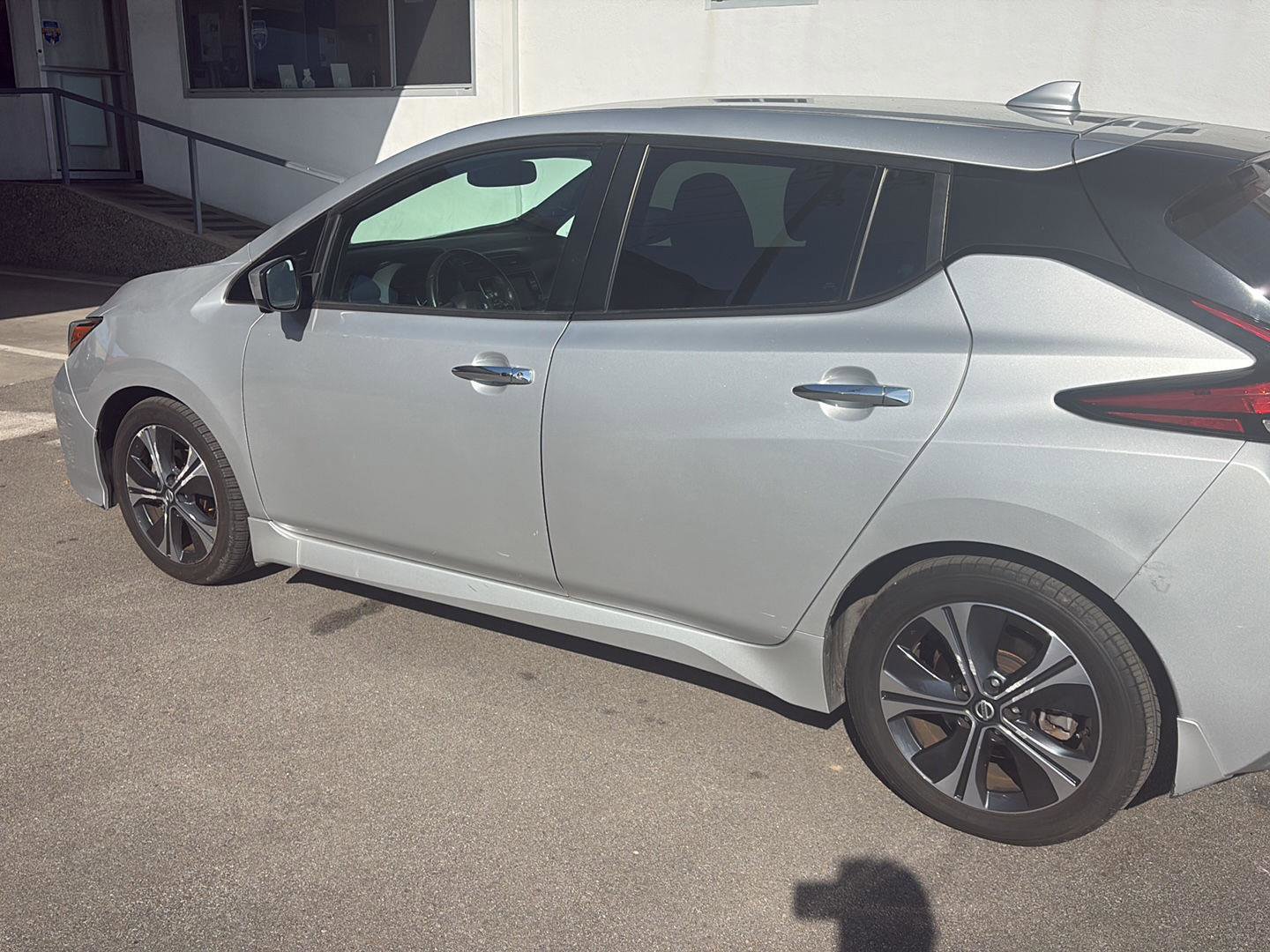 Used 2022 Nissan Leaf SV w/ SV Technology Package image 3