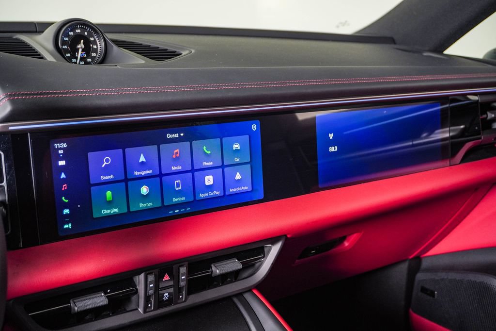 Certified 2025 Porsche Macan 4S Electric AWD/4WD image 22
