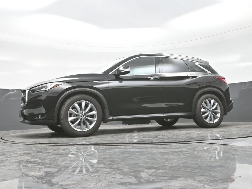 Used 2019 INFINITI QX50 Luxe w/ Navigation Package AWD/4WD image 29