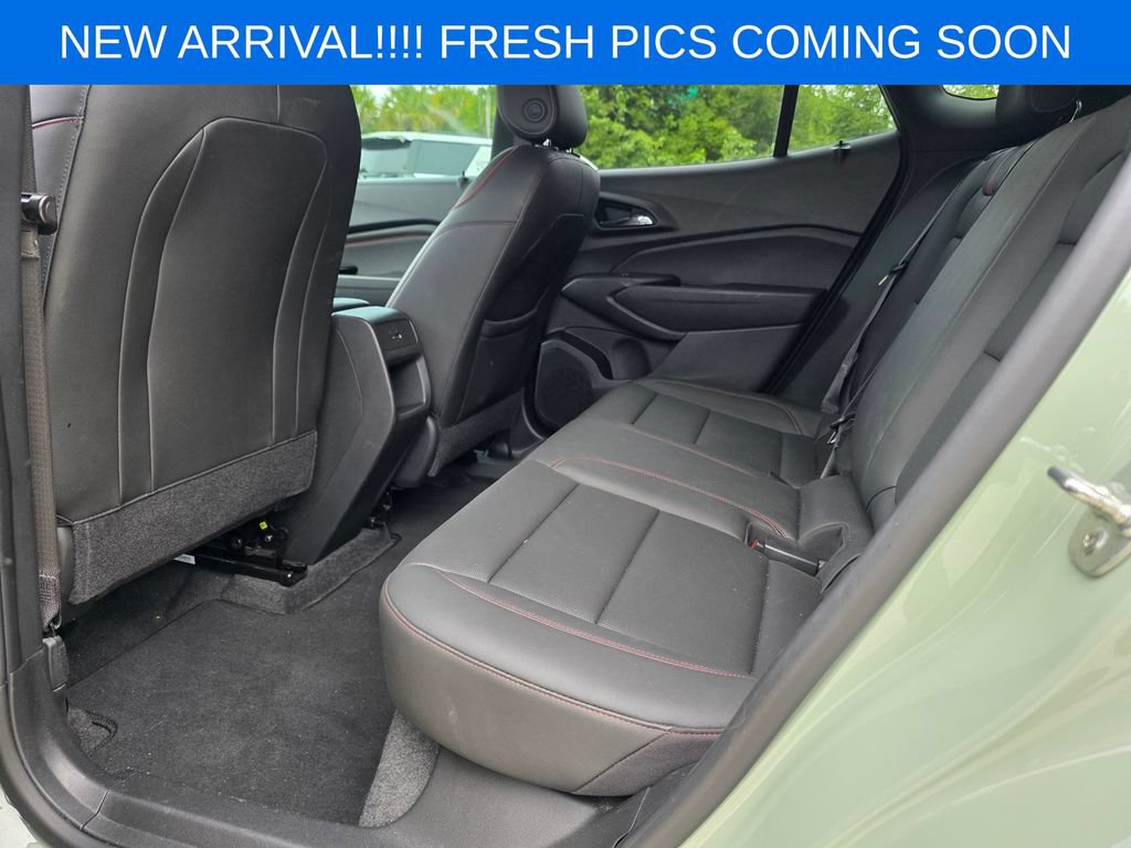 Used 2024 Chevrolet Trax RS w/ Sunroof Package FWD image 15