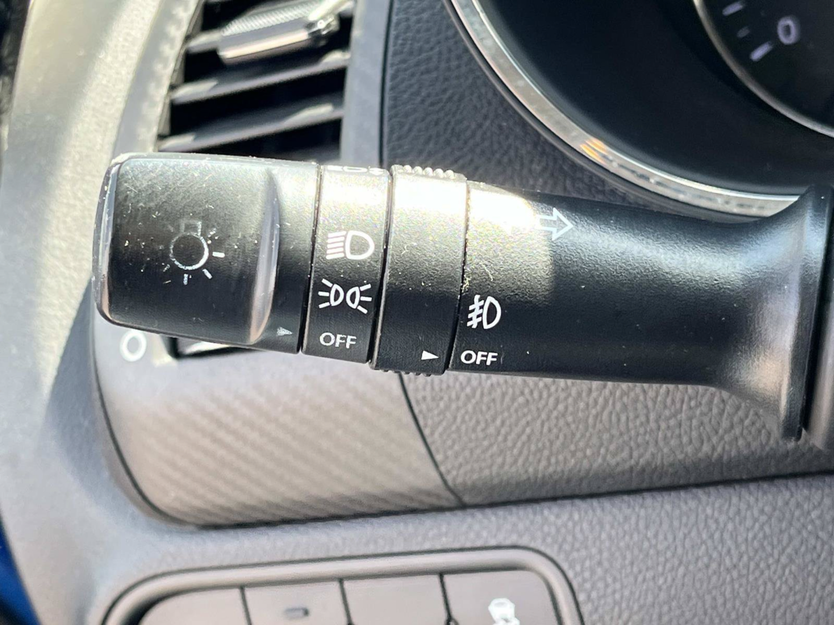 Used 2015 Kia Forte EX FWD image 33