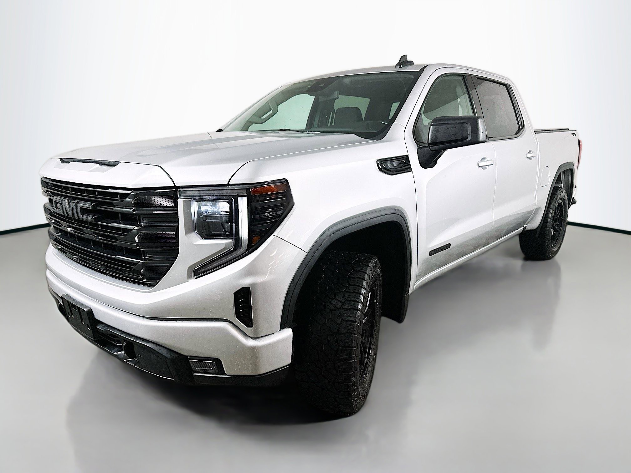 Used 2022 GMC Sierra 1500 Elevation image 3