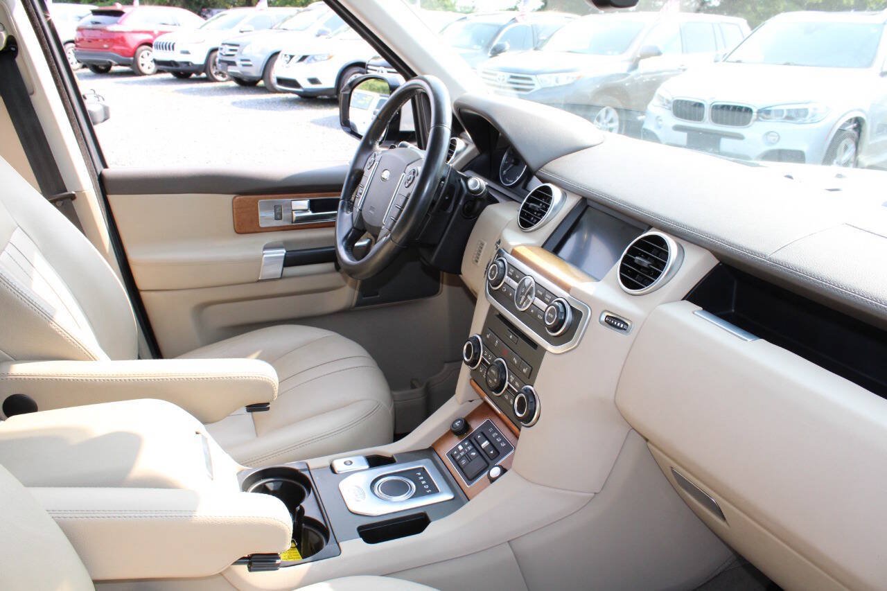 Used 2016 Land Rover LR4 HSE Silver Edition AWD/4WD image 12