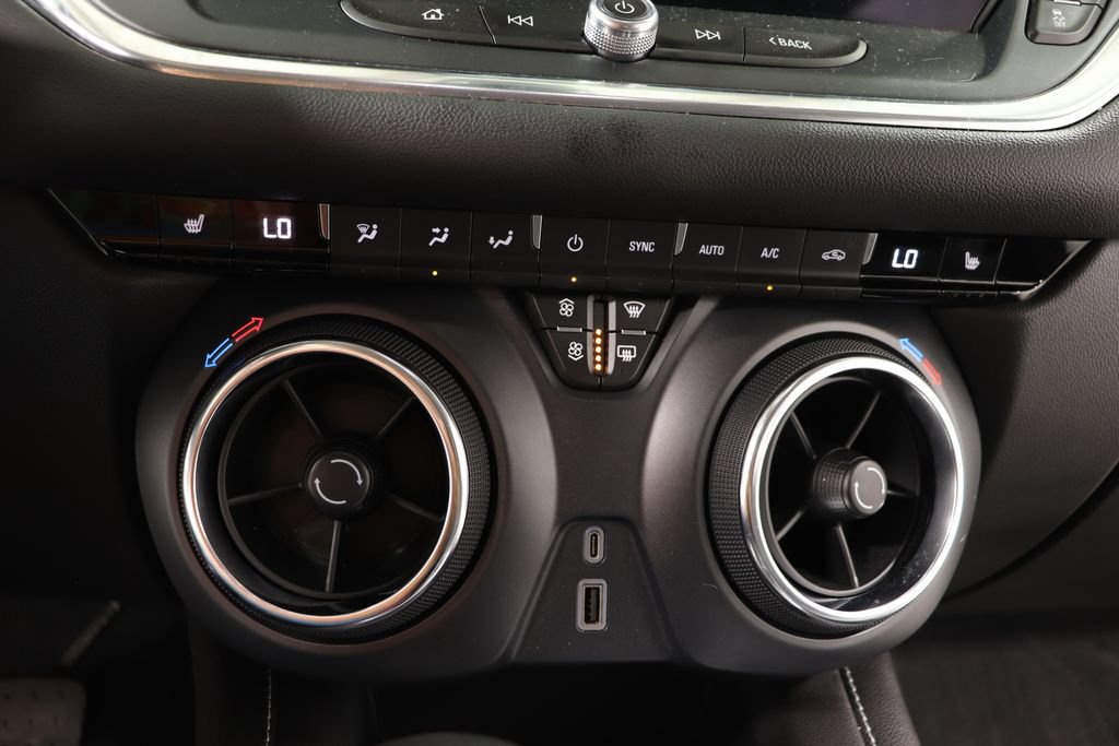 Used 2024 Chevrolet Blazer LT w/ Midnight/Sport Edition FWD image 9