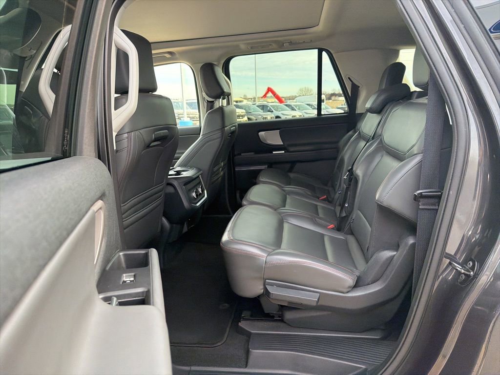 Used 2025 Ford Expedition Max Active AWD/4WD image 19