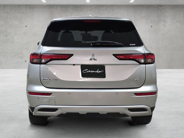 Used 2024 Mitsubishi Outlander SE image 15