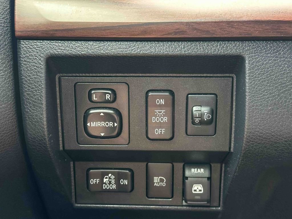 Used 2018 Toyota Tundra Limited image 35