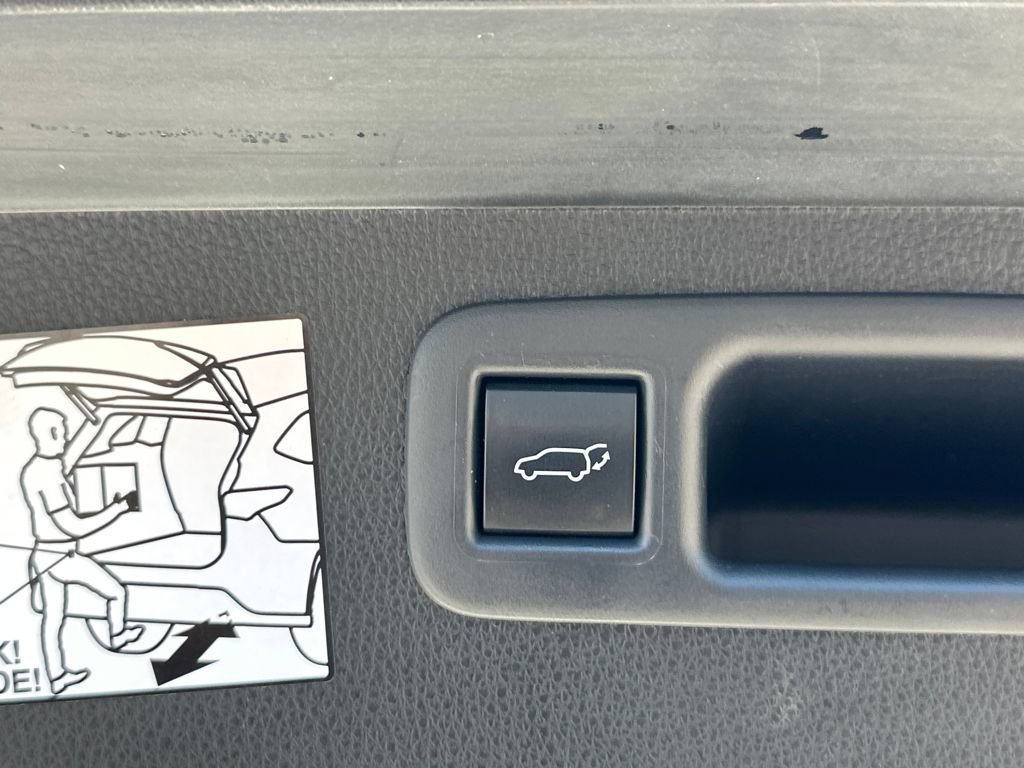 Used 2021 Toyota Highlander Limited image 35