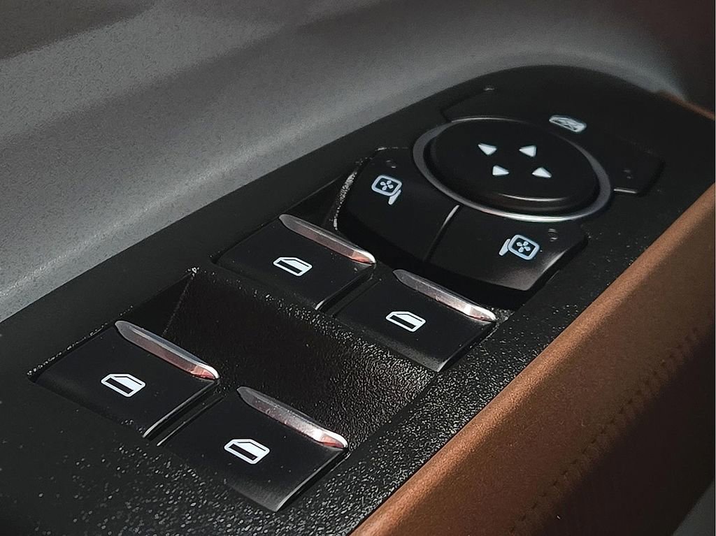 Used 2023 Ford Maverick Lariat w/ Lariat Luxury Package image 16