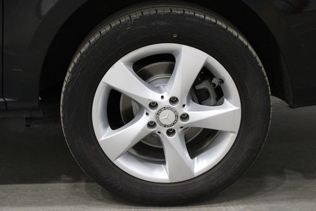 Used 2018 Mercedes-Benz Metris Passenger image 28