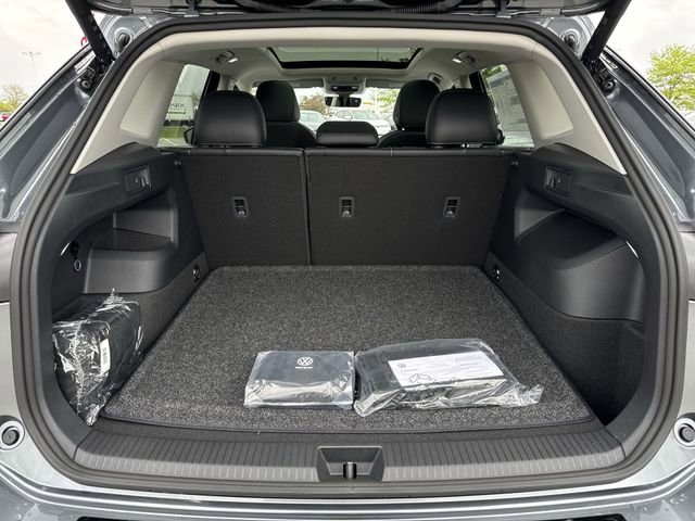 New 2026 Volkswagen Tiguan SE FWD image 26