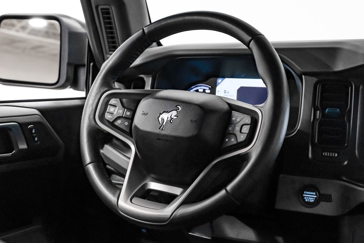 Used 2022 Ford Bronco Black Diamond AWD/4WD image 17