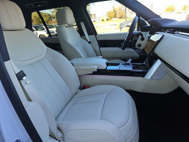 Used 2025 Land Rover Range Rover SE image 25