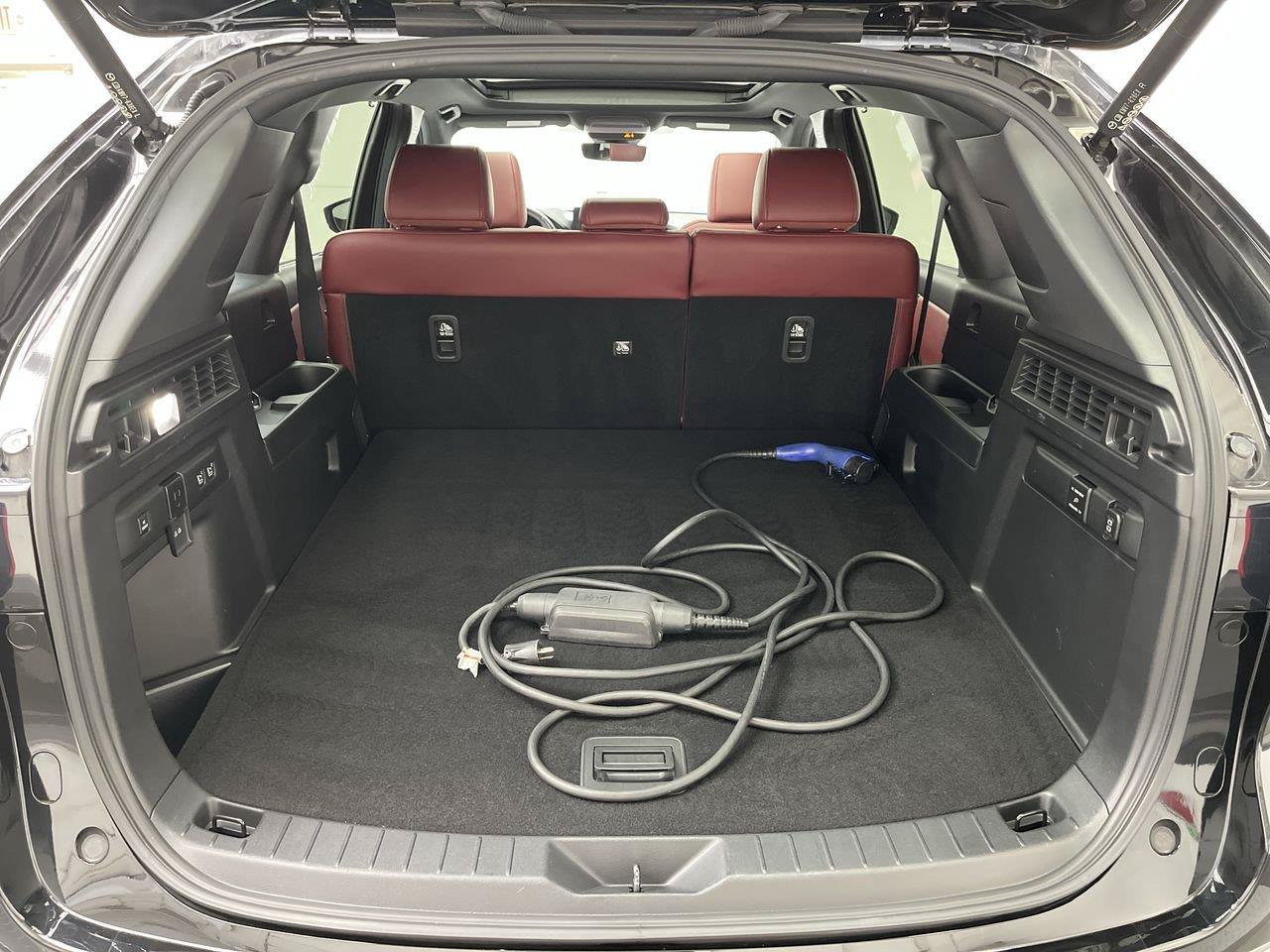 Certified 2025 MAZDA CX-70 Plug-In Hybrid w/ Premium Plus AWD/4WD image 30