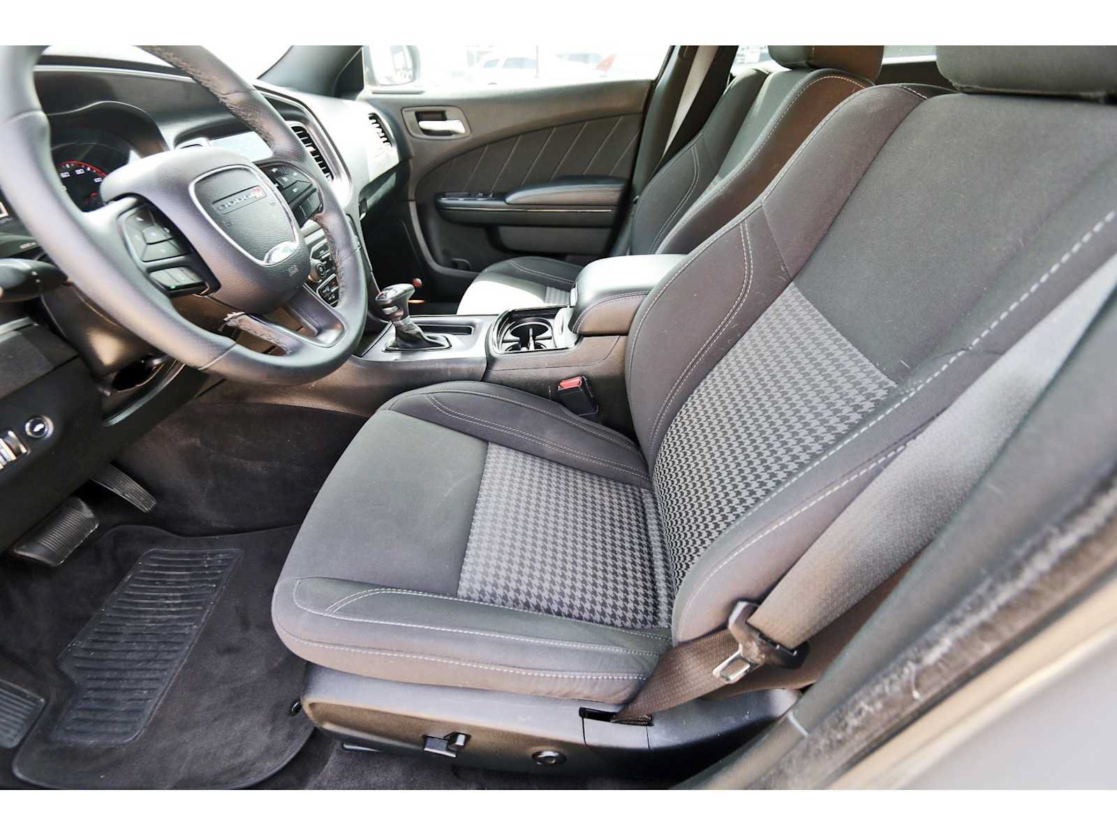 Used 2018 Dodge Charger SXT Plus w/ Blacktop Package RWD image 11