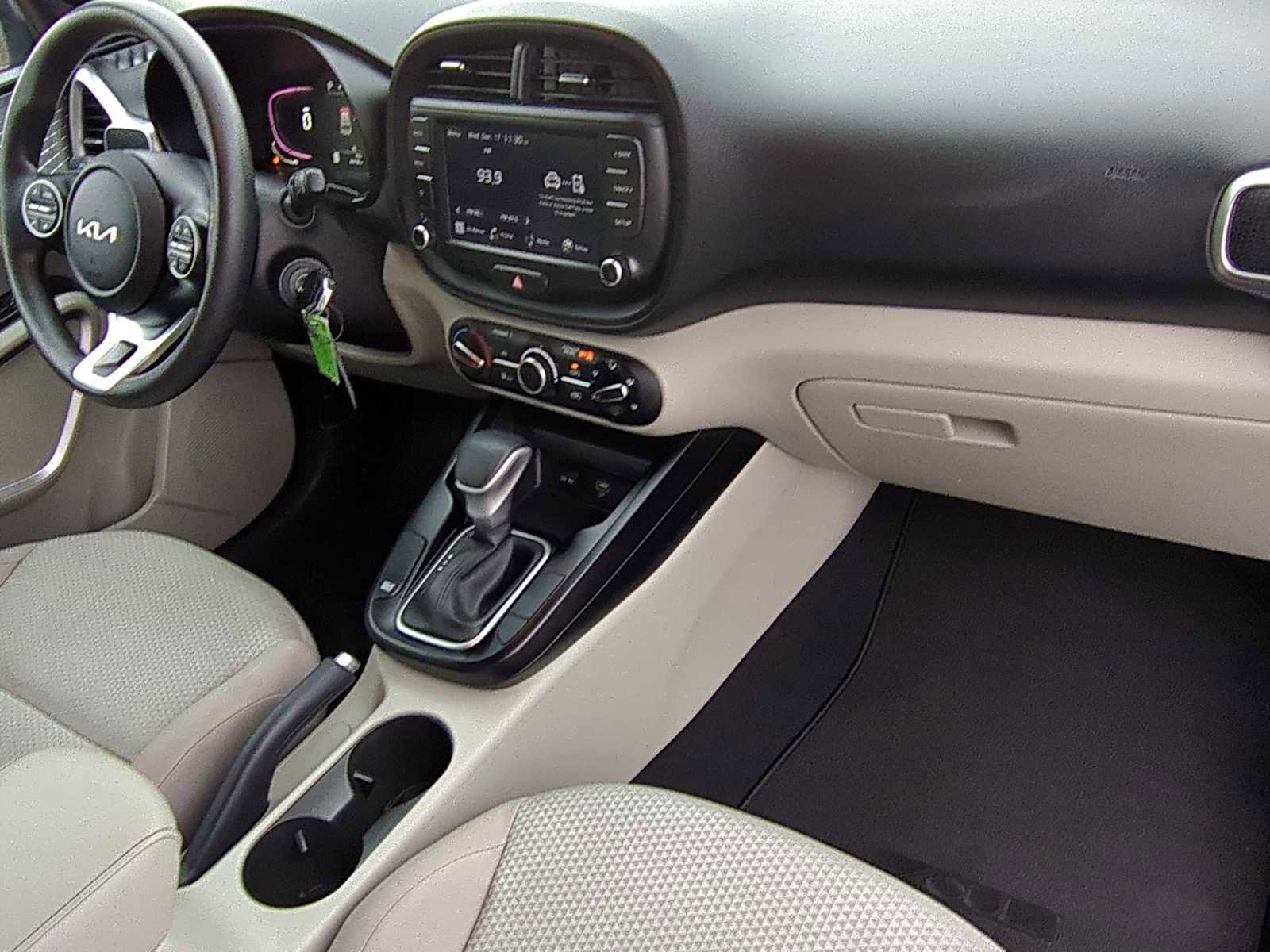 Used 2023 Kia Soul LX image 26