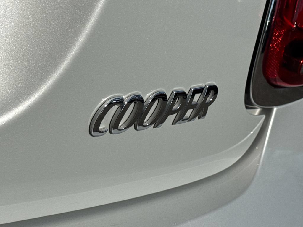Used 2023 MINI Cooper 2-Door Hardtop FWD image 10