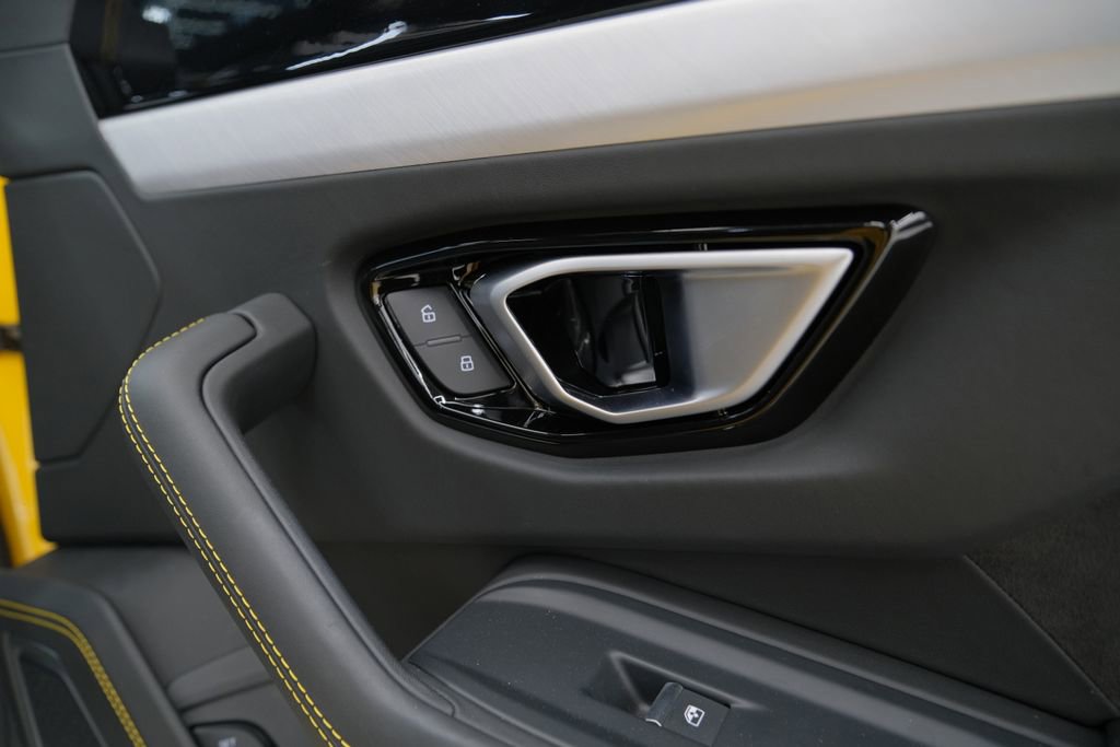 Used 2022 Lamborghini Urus image 53