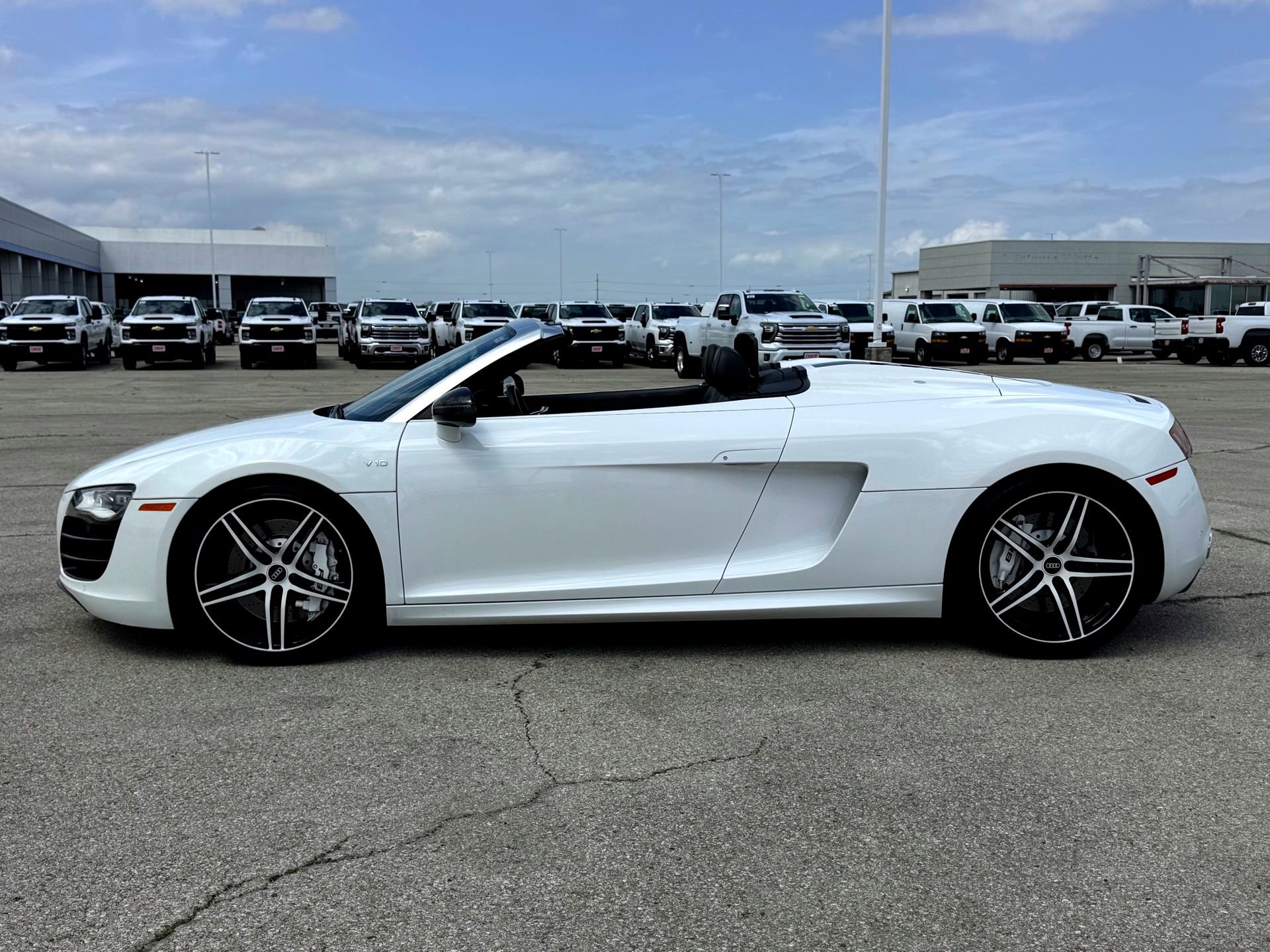 Used 2011 Audi R8 V10 w/ Enhanced Leather Pkg image 19
