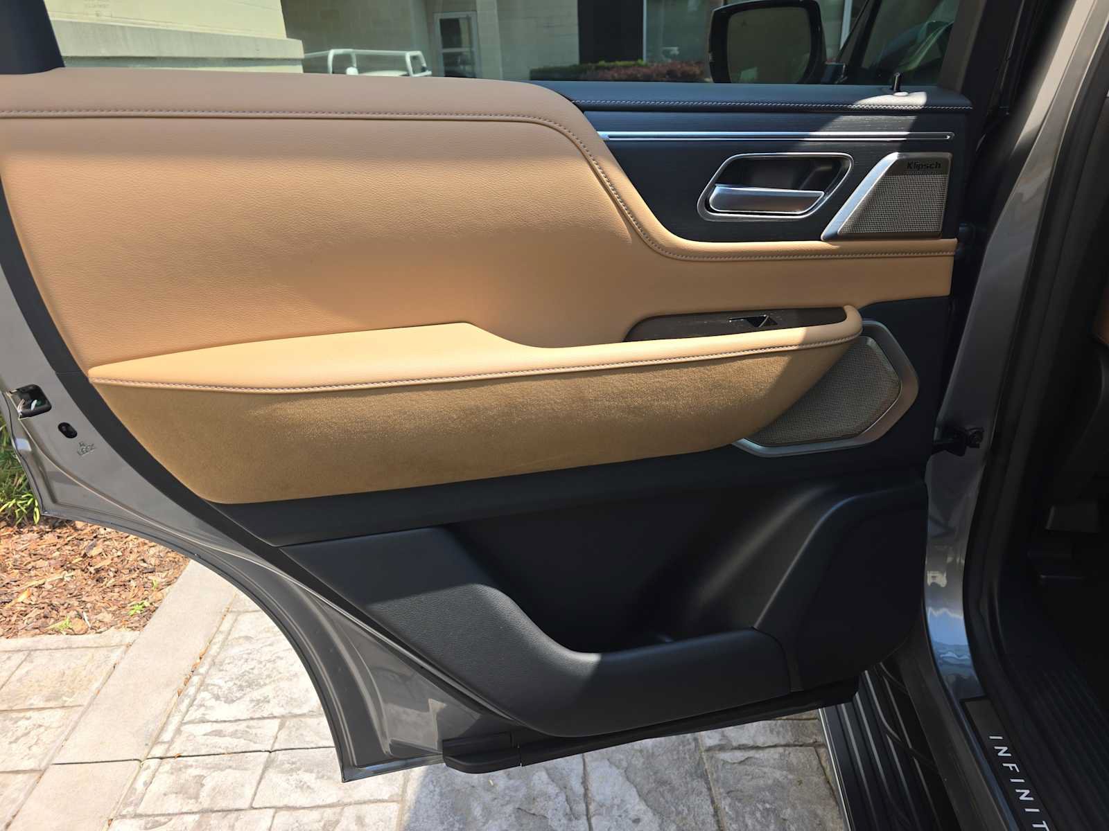 Certified 2025 INFINITI QX80 Sensory AWD/4WD image 11