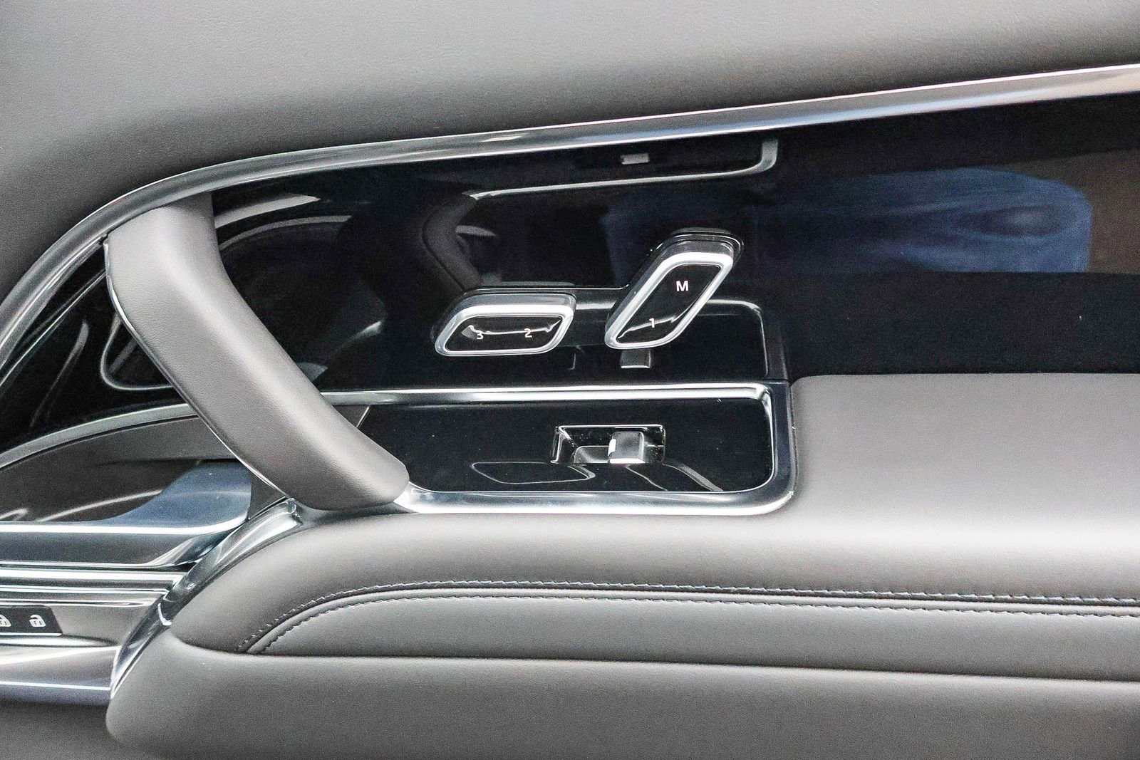 New 2025 Land Rover Range Rover SE image 19