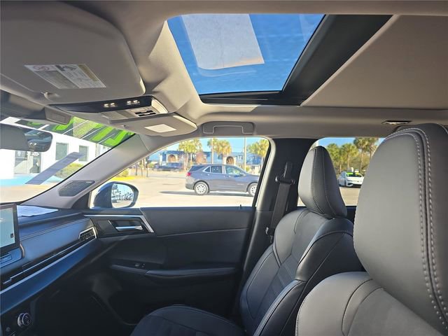 Used 2025 Mitsubishi Outlander SE image 27