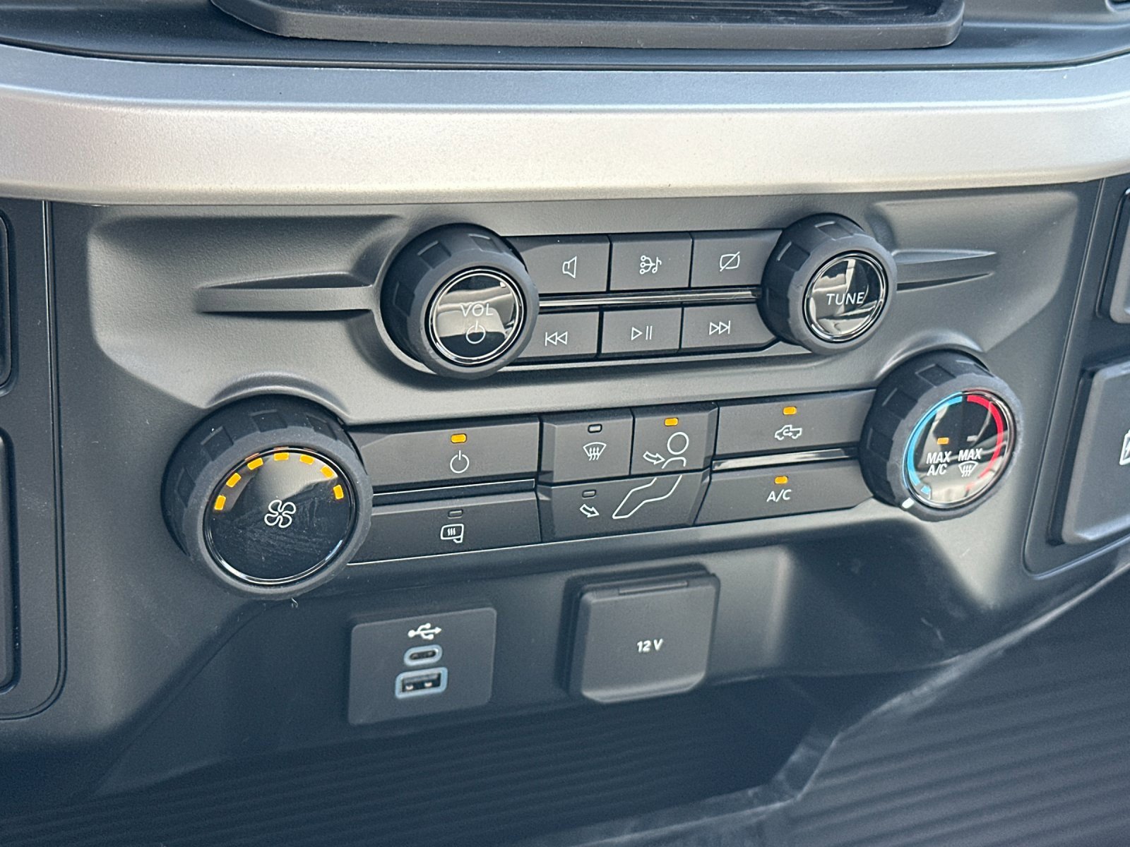 New 2024 Ford F550 2WD Regular Cab Super Duty image 15