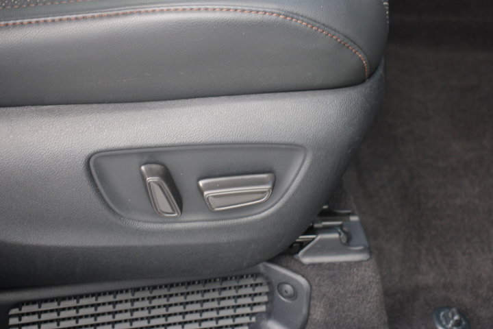 Certified 2025 Toyota Sienna Limited image 21