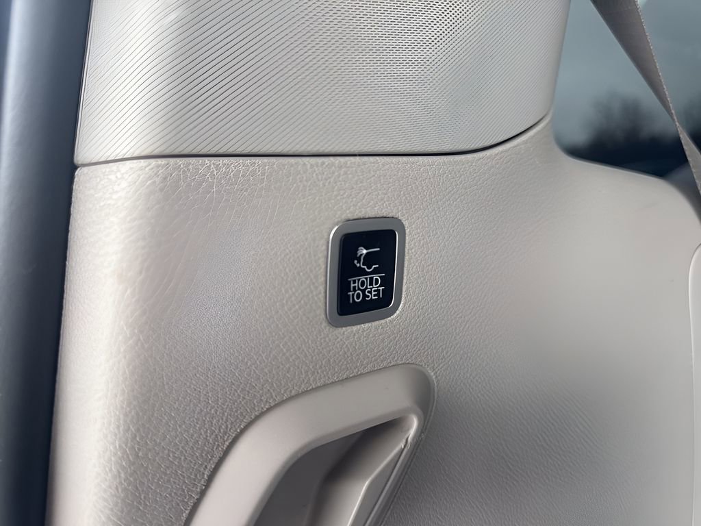 Used 2022 Jeep Wagoneer Series III image 32